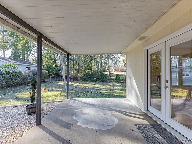 617 Wisteria Rd — Photo 35
