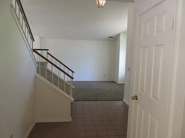 993 E Edgemont Dr — Photo 9