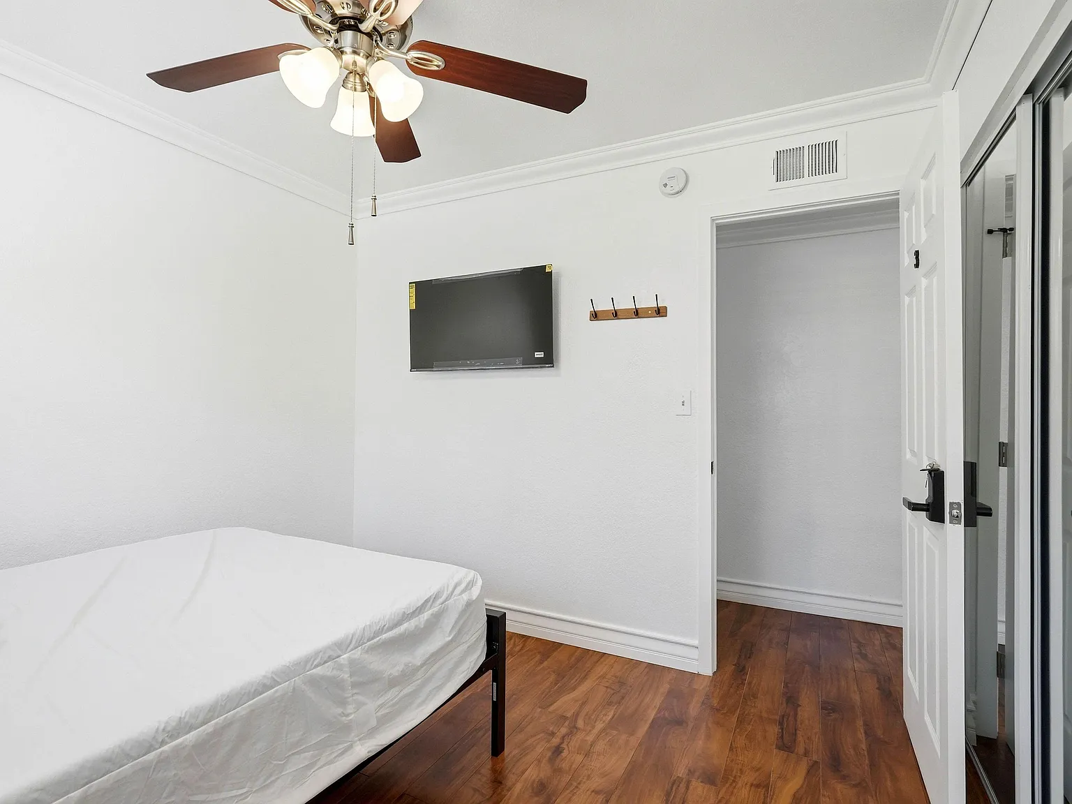 4 bed, 3.0 bath, 2003 sqft, $1,118 — Photo 4