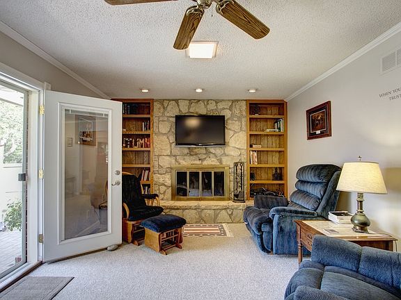 4th image of 1831 N Circle Dr
