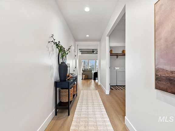 3rd image of 4301 Tropic Way