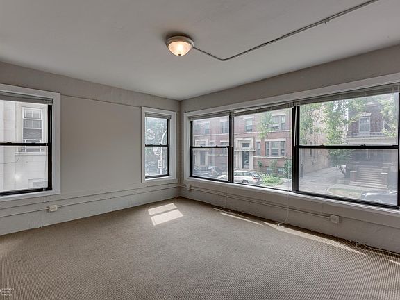 4th image of 1060 W Balmoral Ave #3