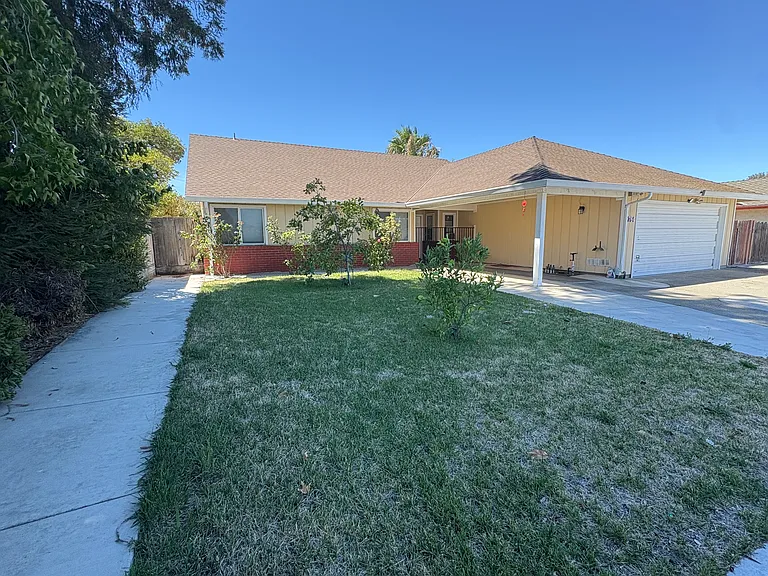 764 Wawona St — Photo 2