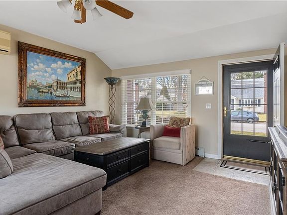 3rd image of 34 Bayberry Ln