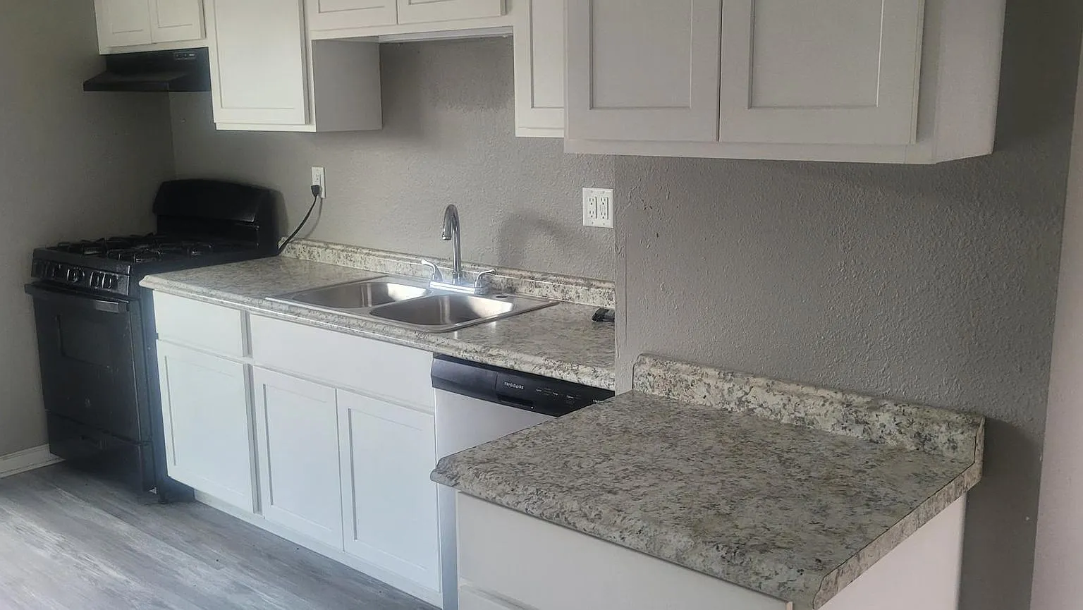 1796 Holburn Ave. - Fair Oaks/Smith Holburn — Photo 1