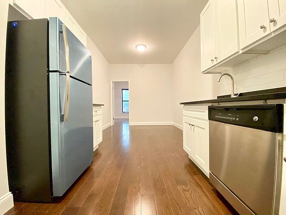 2nd image of 792 Park Pl #Ll