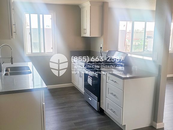 3rd image of 15843 Saticoy St #C