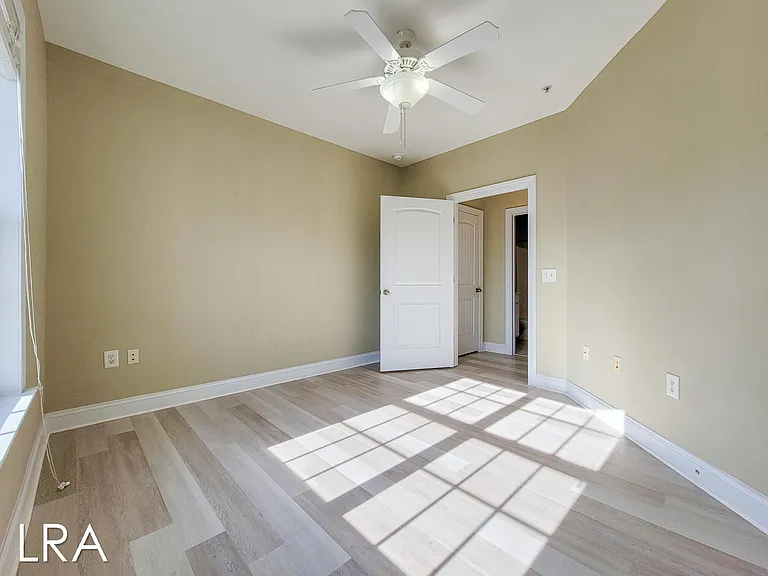 100 Gateway Dr #130 — Photo 26