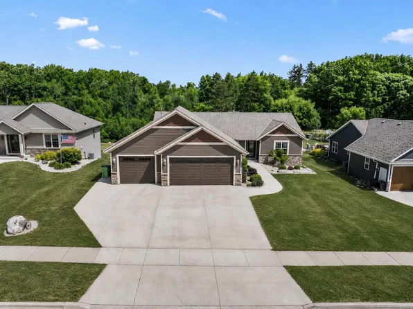 220 Silver Fox DRIVE N N, Kewaskum, WI 53040