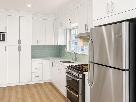 3rd image of 3330 97th Street
