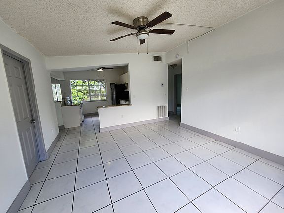 5th image of 4341 SW 41st St