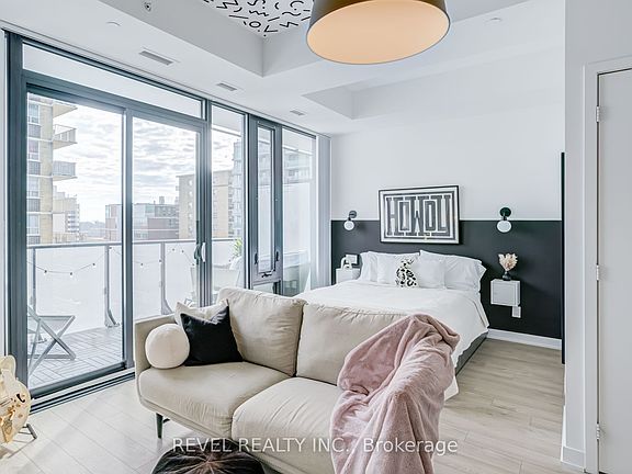 3rd image of 185 Roehampton Ave #609