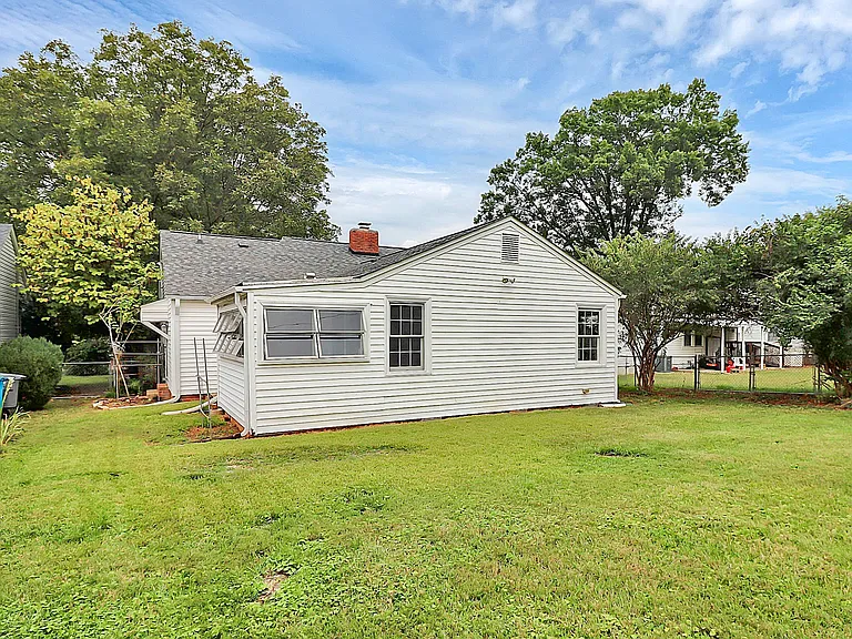 307 Ethan Ln — Photo 33