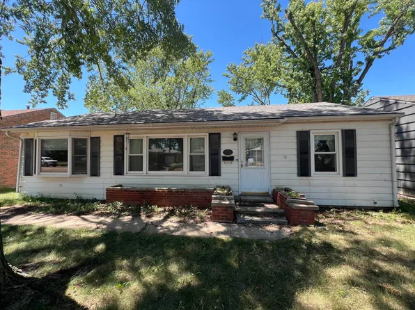 2011 Cedar St, Yankton, SD 57078