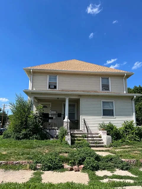 828 Avenue A #3