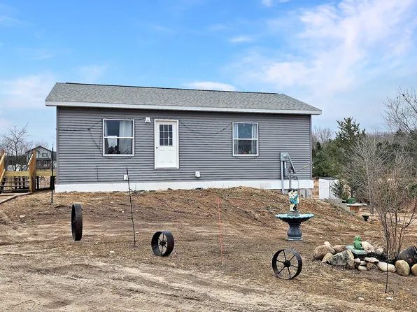 8562 Finnegan Rd, Johannesburg, MI 49751