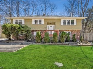 102 Andover Sparta Rd, Newton, NJ 07860