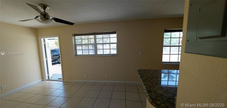 2nd image of 300 SW 20th St APT 2