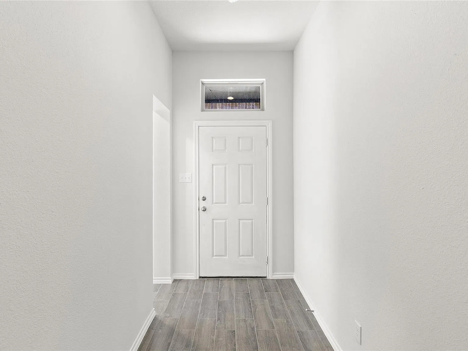 4 bed, 1951 sqft, $2,295 — Photo 3