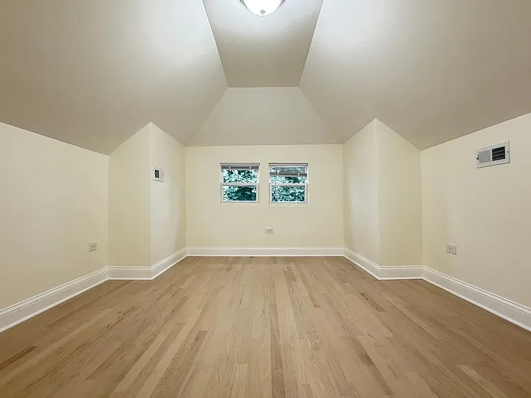 5821 W Gunnison St — Photo 34