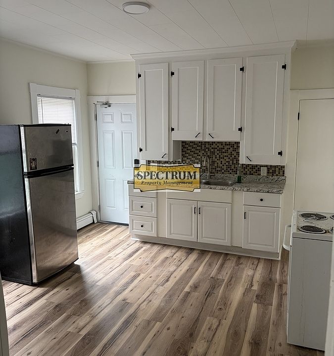 1st image of 195 Holland St #3