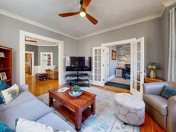 4th image of 77 Spring Park Ave #2