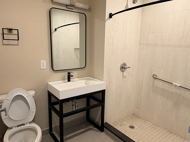 7542 Grand Central Pkwy N #6A — Photo 1