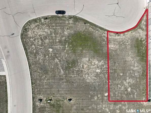 18 Copper Ridge Cove, Moose Jaw, SK S6H 4R1