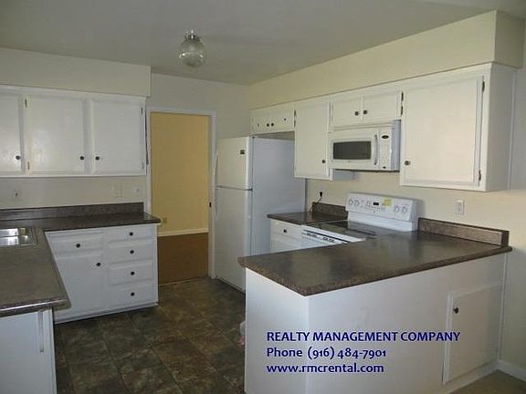 3rd image of 6345 Meadowvista Dr