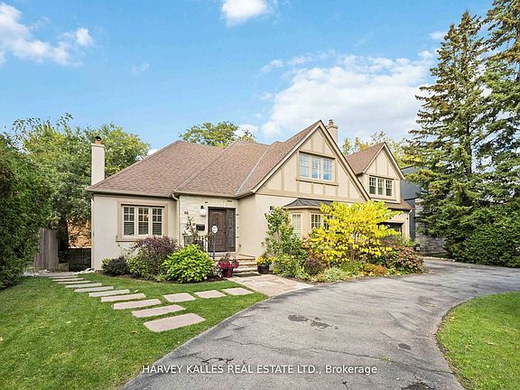 2nd image of 27 Ashley Park Rd