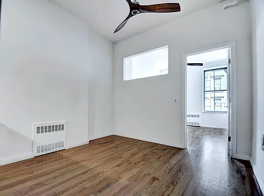 Rented by Urbane Brokerage | media 8