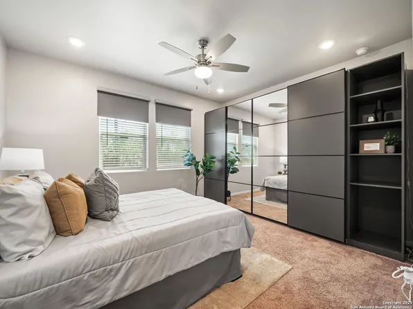 3833 Ivy Path, St Hedwig, TX 78152