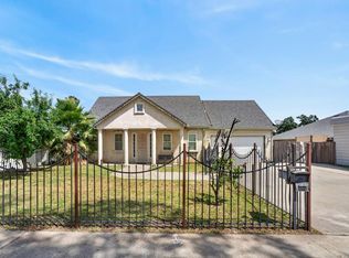 215 Singh Ln, Rio Linda, CA 95673