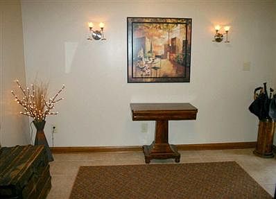 2nd image of 1435 Oakwood Ct
