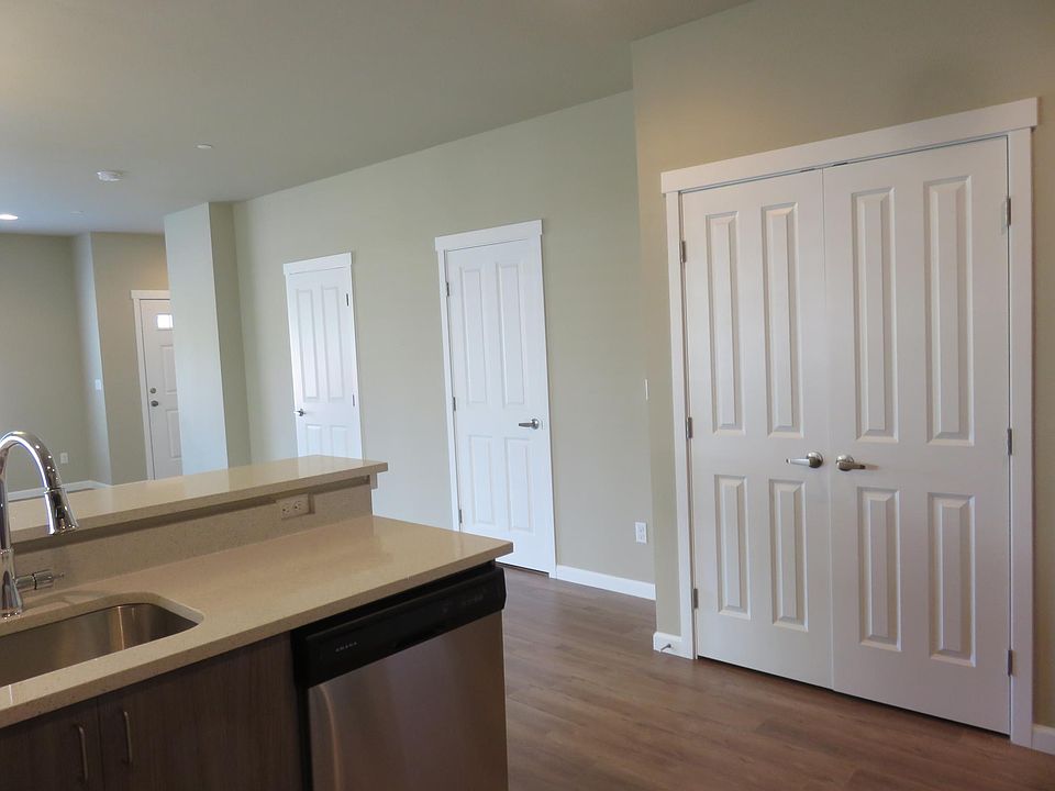 1st image of 4405 Briggs Dr SE