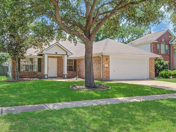 4th image of 18523 Dennington Dr