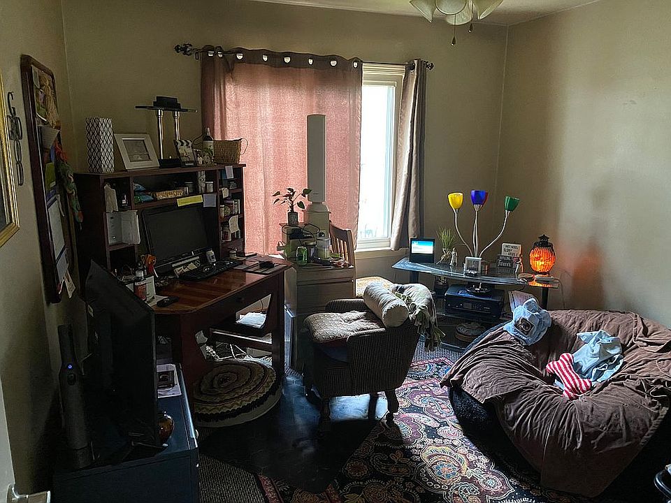 Apt B bedroom 2