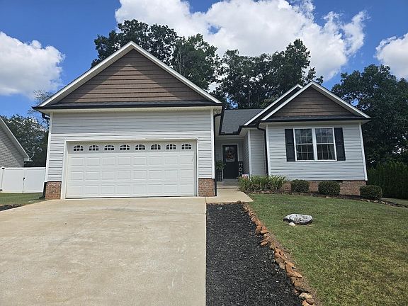 3rd image of 149 Topaz Ln