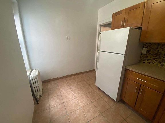 3rd image of 93-33 218th St #B11