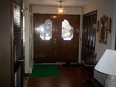 Double Front Door Entrance to Foyer