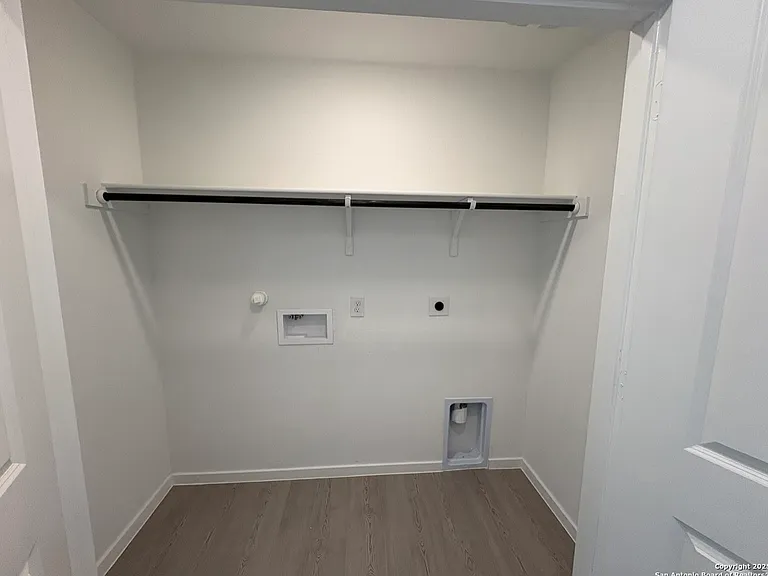 2450 Legend Hl — Photo 15