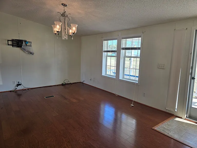 432 Woodville Rd — Photo 3
