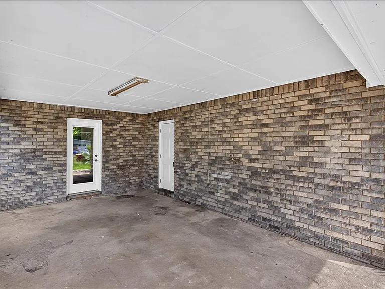 213 Amellia Pl — Photo 4