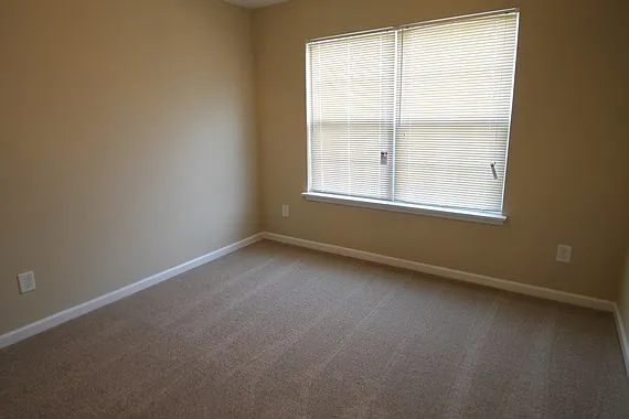 1425 Autumn Creek Ct — Photo 5