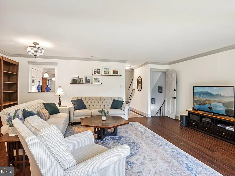 323 Penwyllt Ct — Photo 13