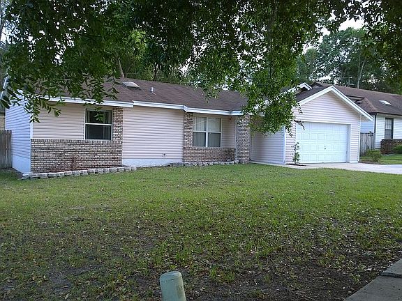 2nd image of 747 Monroe Harbor Pl