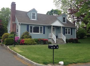 20 Windy Knls, Greenwich, CT 06831