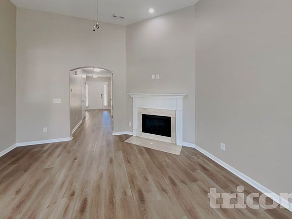 2nd image of 1040 Lindyn Lee Way