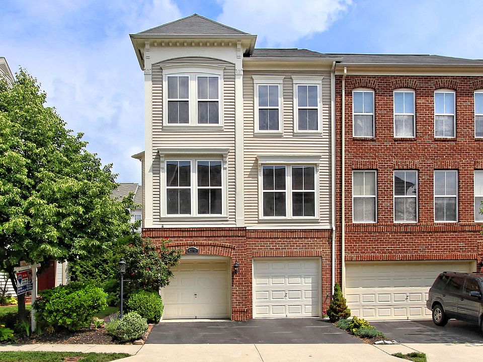 1st image of 42516 Regal Wood Dr