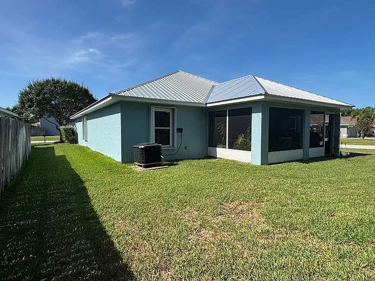 4210 Aria Dr — Photo 2
